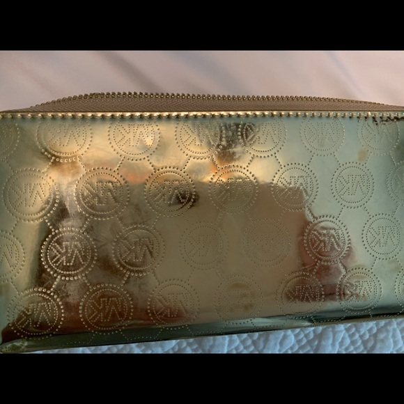 All five purses MK , Dooney & Bourke - Picture 14 of 16